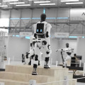 世界初のフィジカルAI･ロボット訓練センター「Neura Gym」を開発　ヒューマノイド開発で仮想空間と現実の橋わたしの施設に